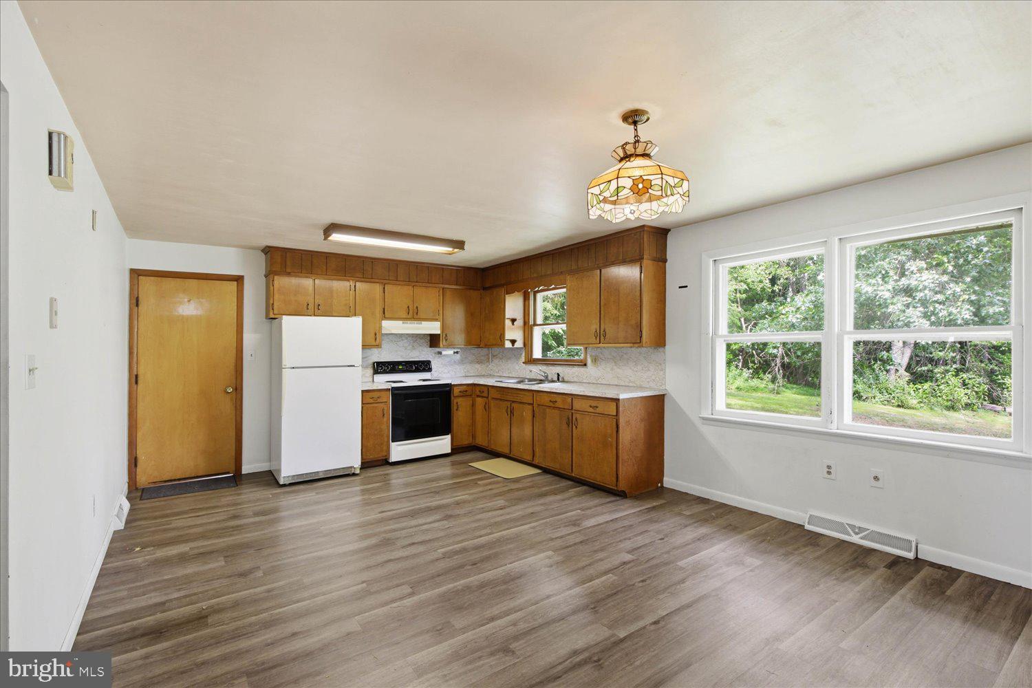 329 Fairview Drive Lititz, PA 17543 - Photo 14 of 39 Gallery Image 14
