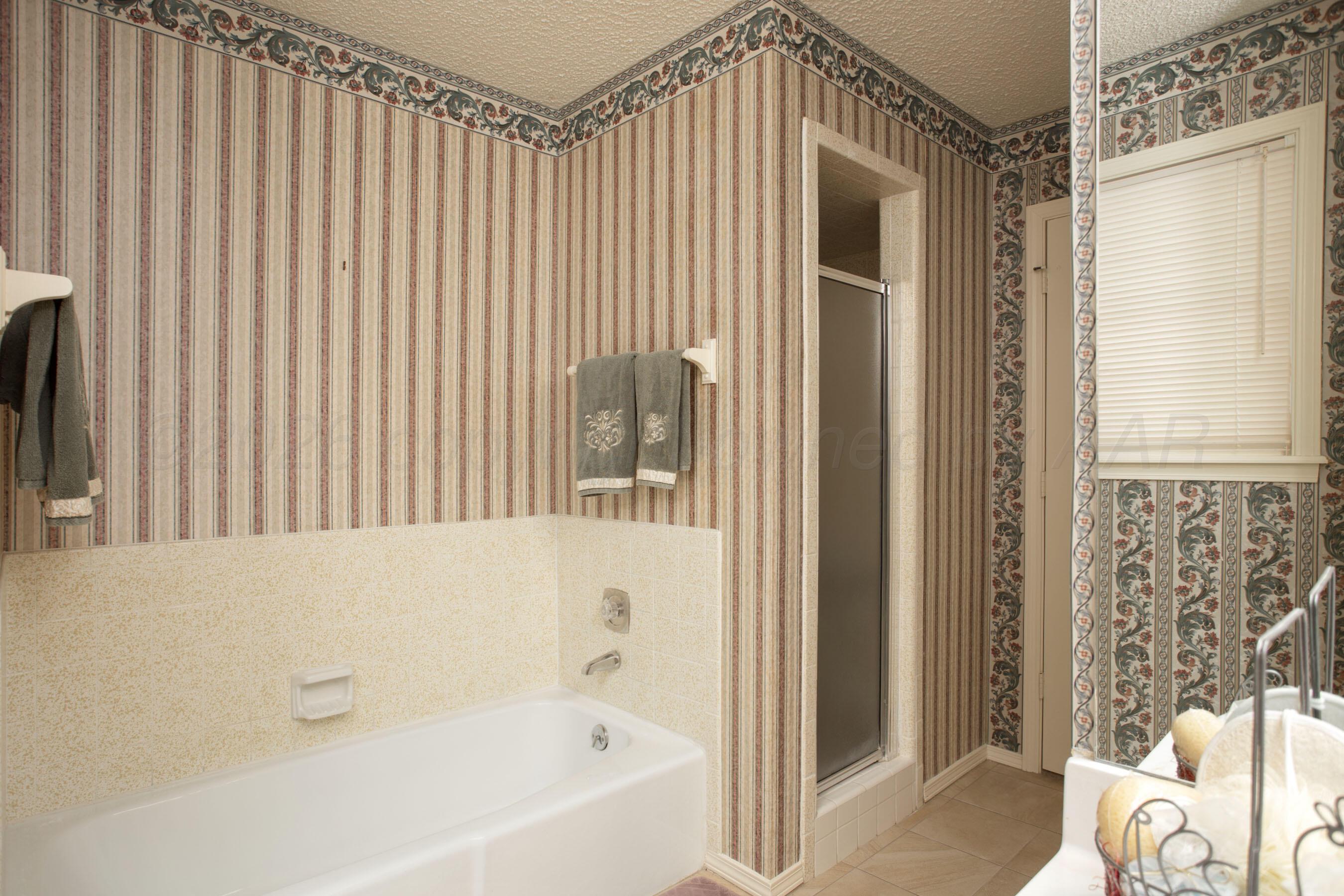 2012 Westcliff Parkway Amarillo, TX 79124 - Photo 18 of 35 Primary Bathroom