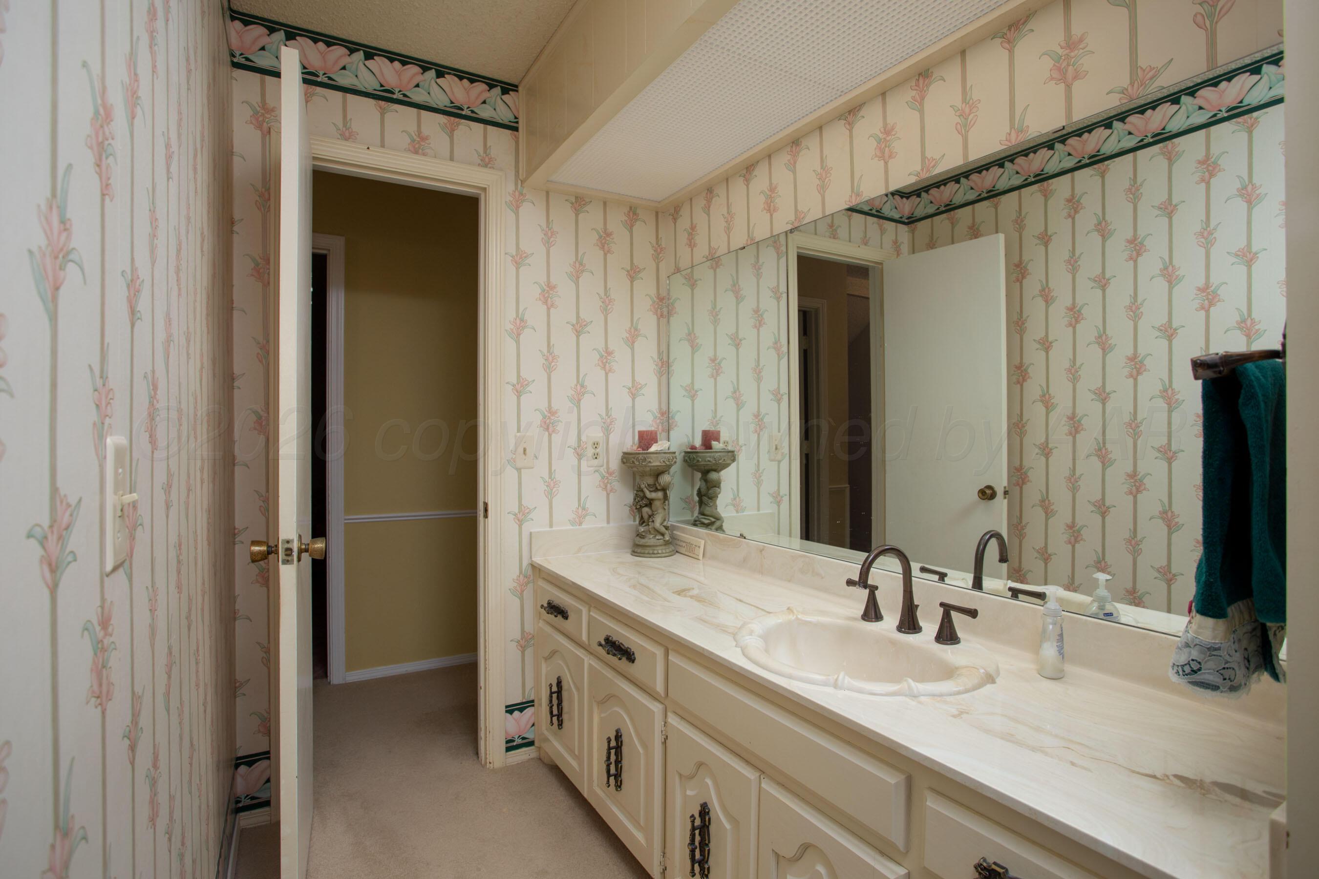 2012 Westcliff Parkway Amarillo, TX 79124 - Photo 23 of 35 Bathroom 2