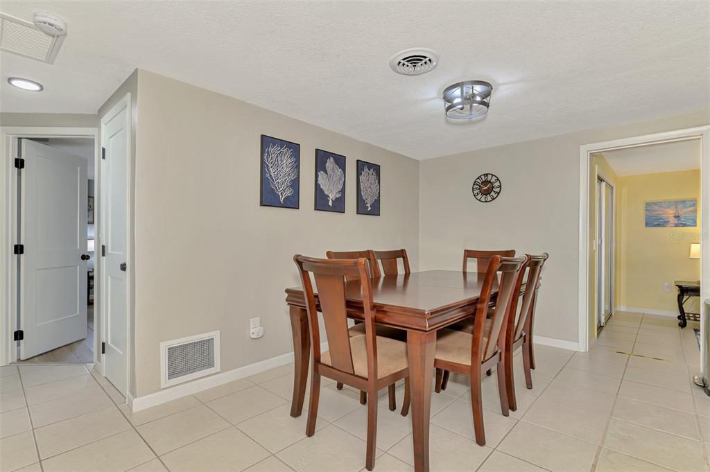 361 Falkland Road Venice, FL 34293 - Photo 19 of 40