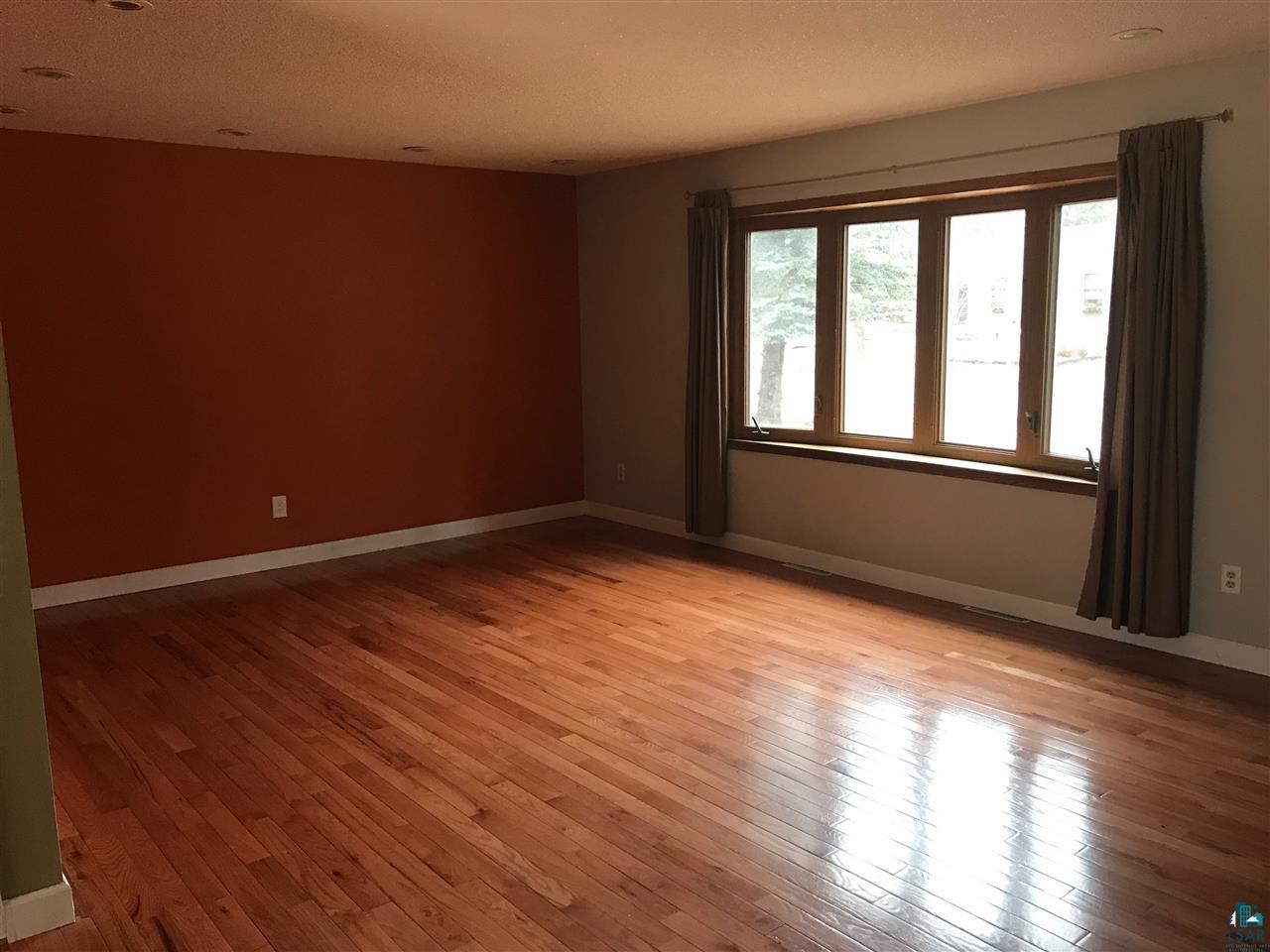 4522 Oneida Street Duluth, MN 55804 - Photo 3 of 17 Gallery Image 3