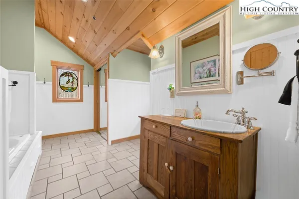 $1,900,000 | 335 Lazy Bear Trail, Vilas, NC 28692