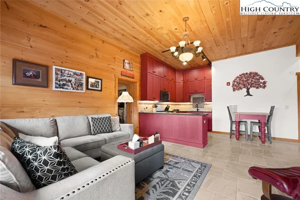 $1,900,000 | 335 Lazy Bear Trail, Vilas, NC 28692