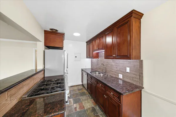 $3,650 | 11719 Mayfield Avenue, Unit 1, Los Angeles, CA 90049