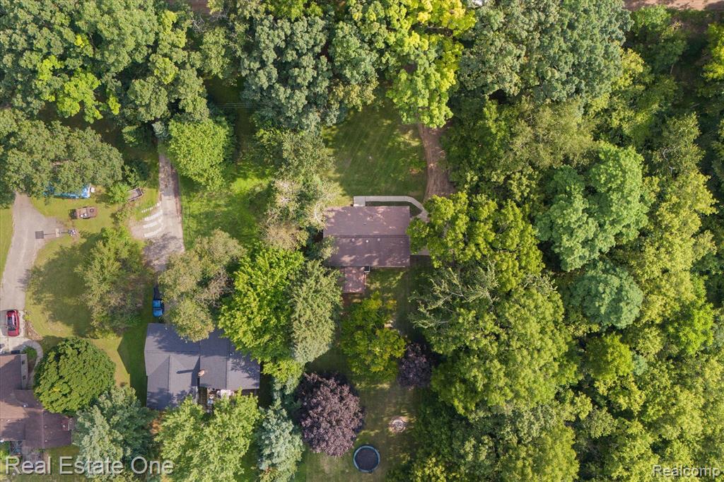 12160 Rattalee Lake Road Davisburg, MI 48350 - Photo 43 of 46