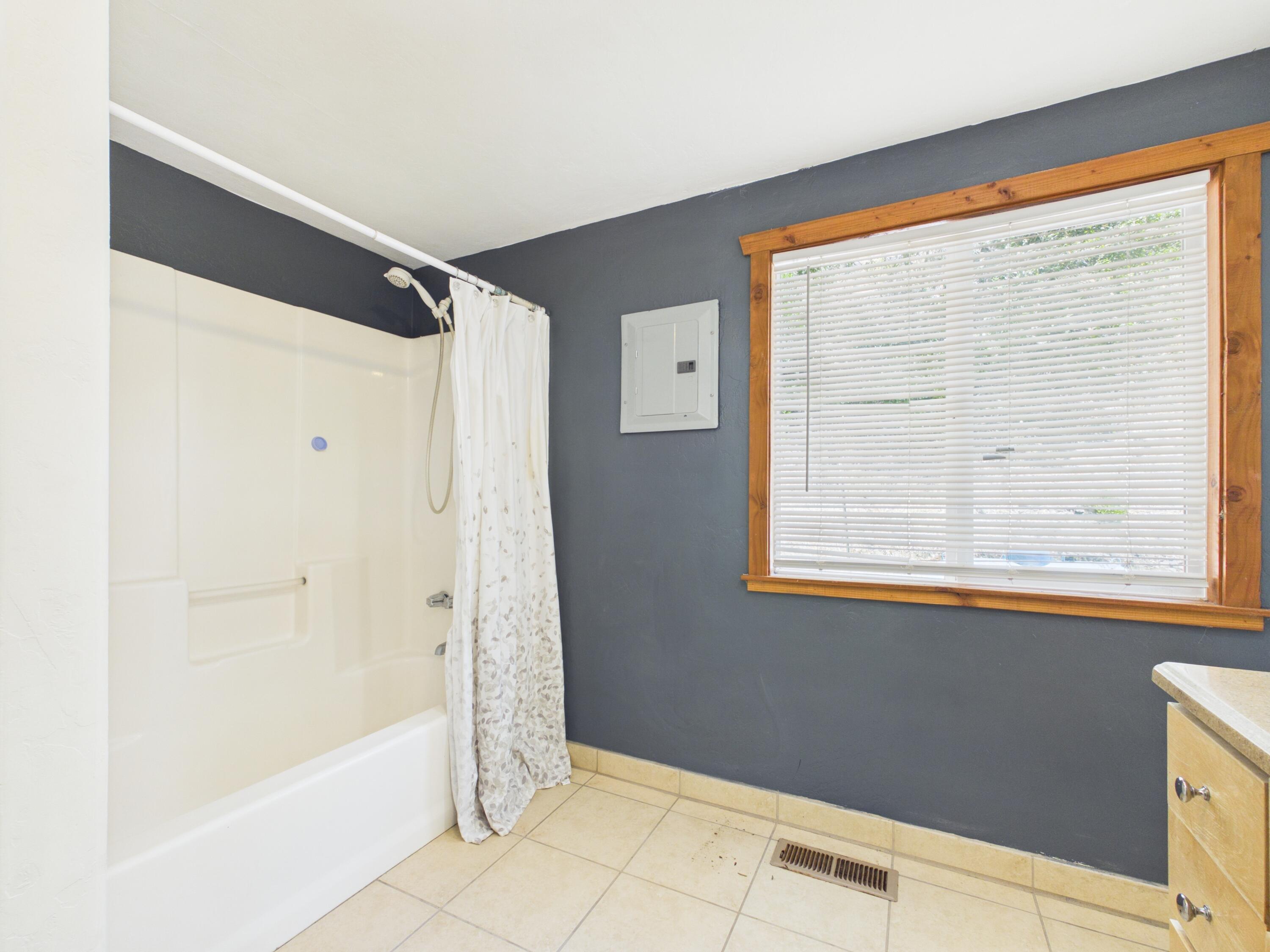 22689 Alderpoint Road Alderpoint, CA 95511 - Photo 106 of 146 Gallery Image 106