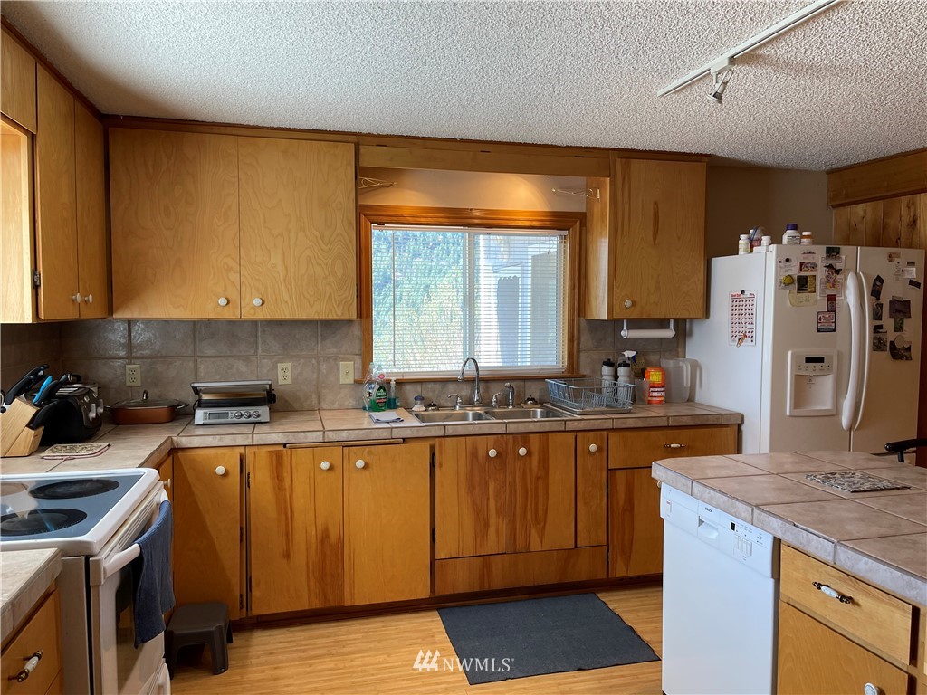 50 Blue Place Road Malo, WA 99150 - Photo 4 of 40 Gallery Image 4