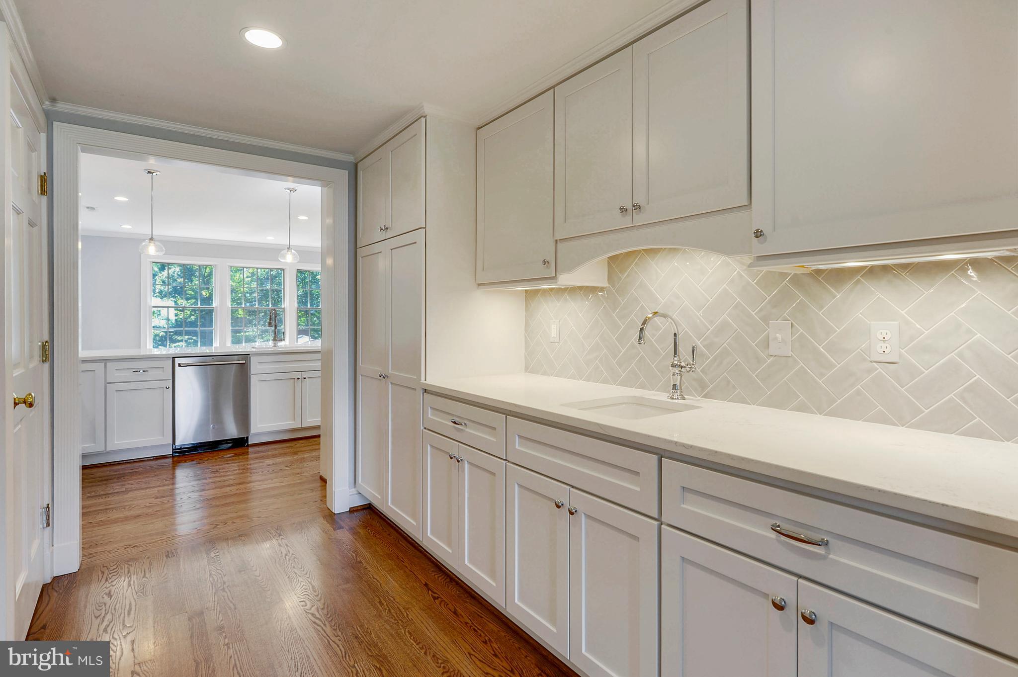 510 West Braddock Road Alexandria, VA 22302 - Photo 16 of 56 Butler's Pantry