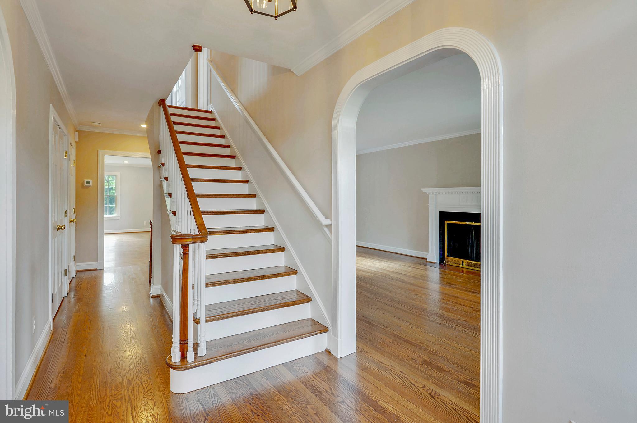 510 West Braddock Road Alexandria, VA 22302 - Photo 20 of 56 Stairs to Upper Level