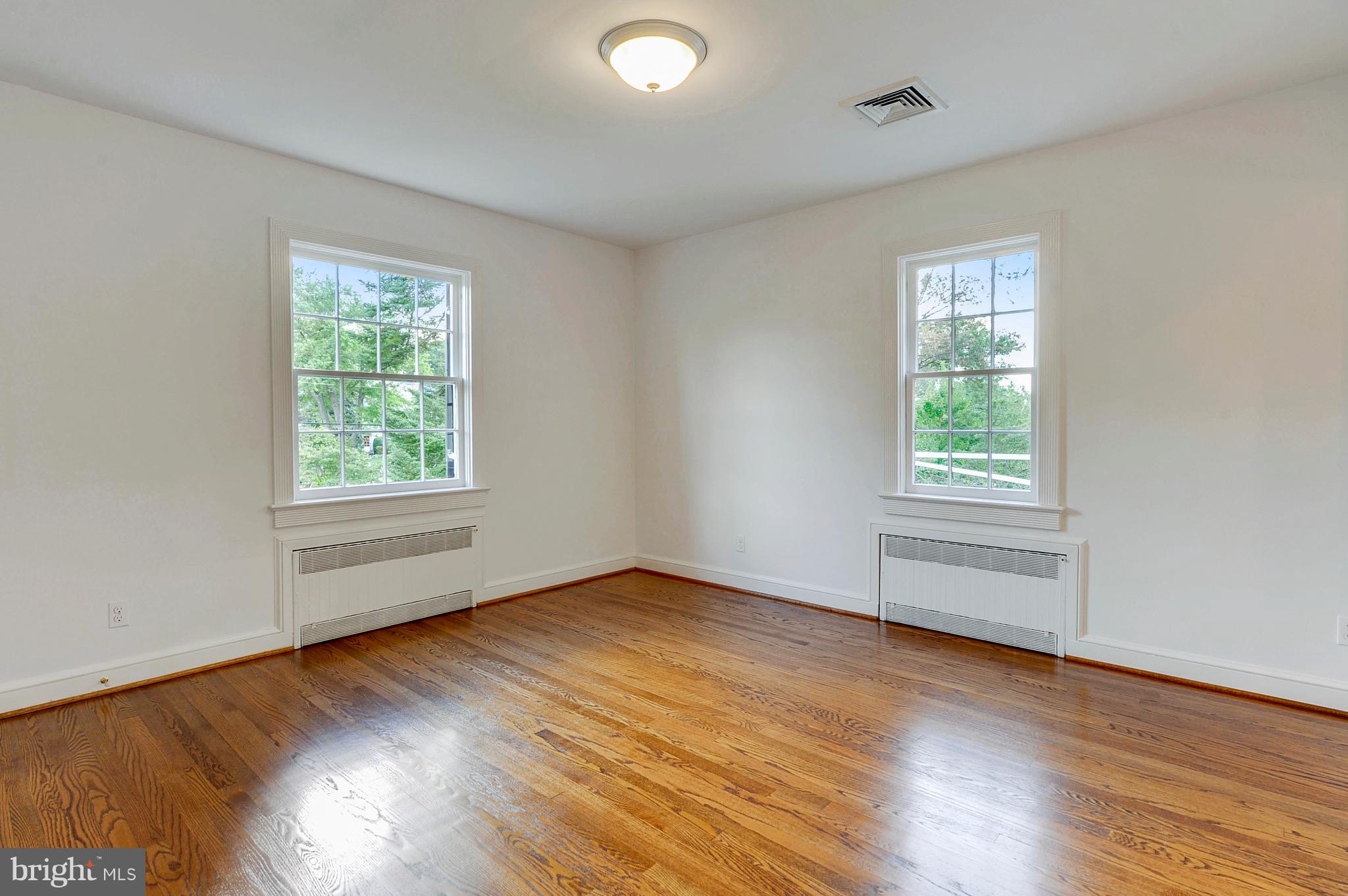 510 West Braddock Road Alexandria, VA 22302 - Photo 30 of 56 Bedroom 3