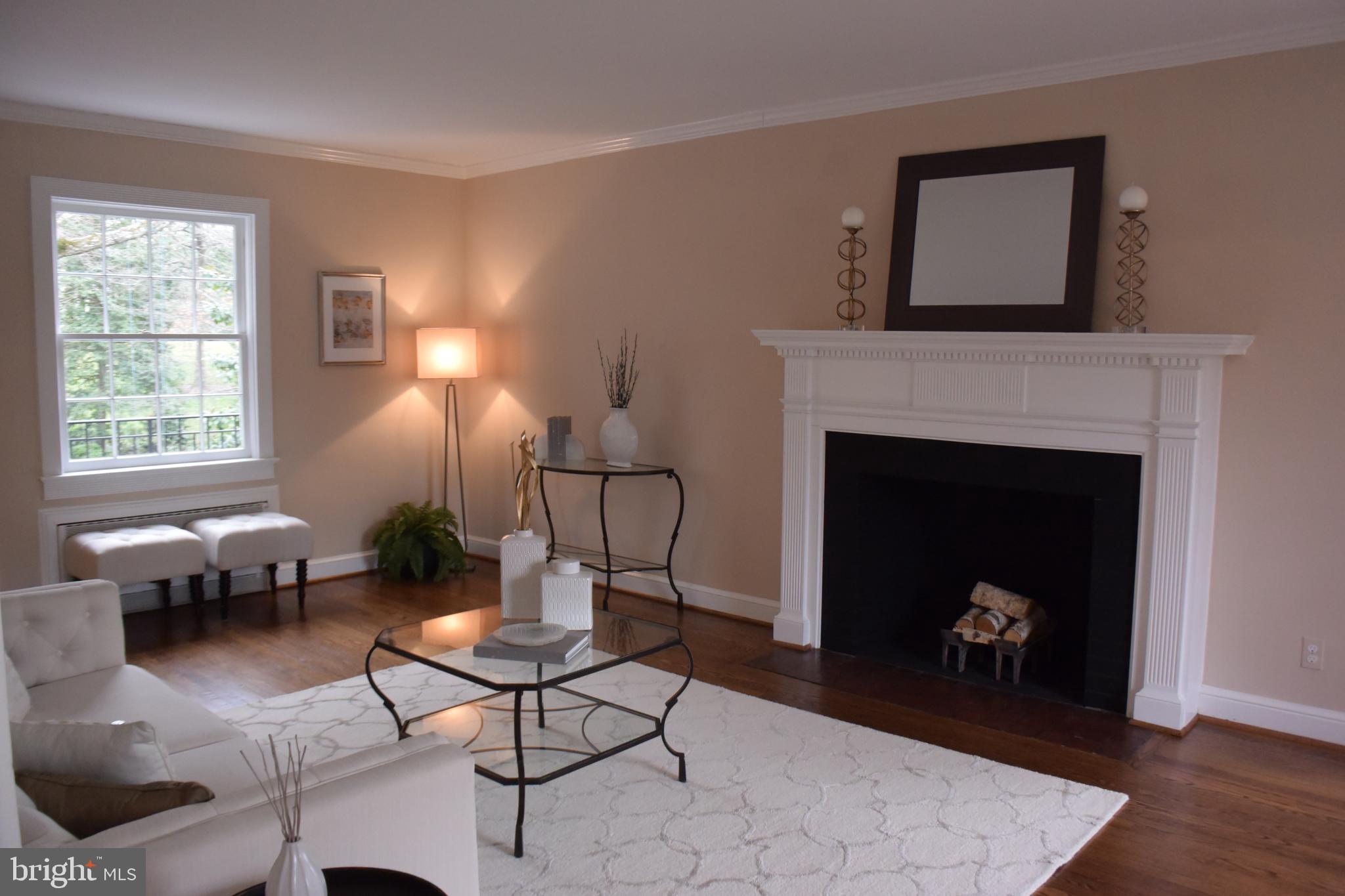 510 West Braddock Road Alexandria, VA 22302 - Photo 4 of 56 Living Room