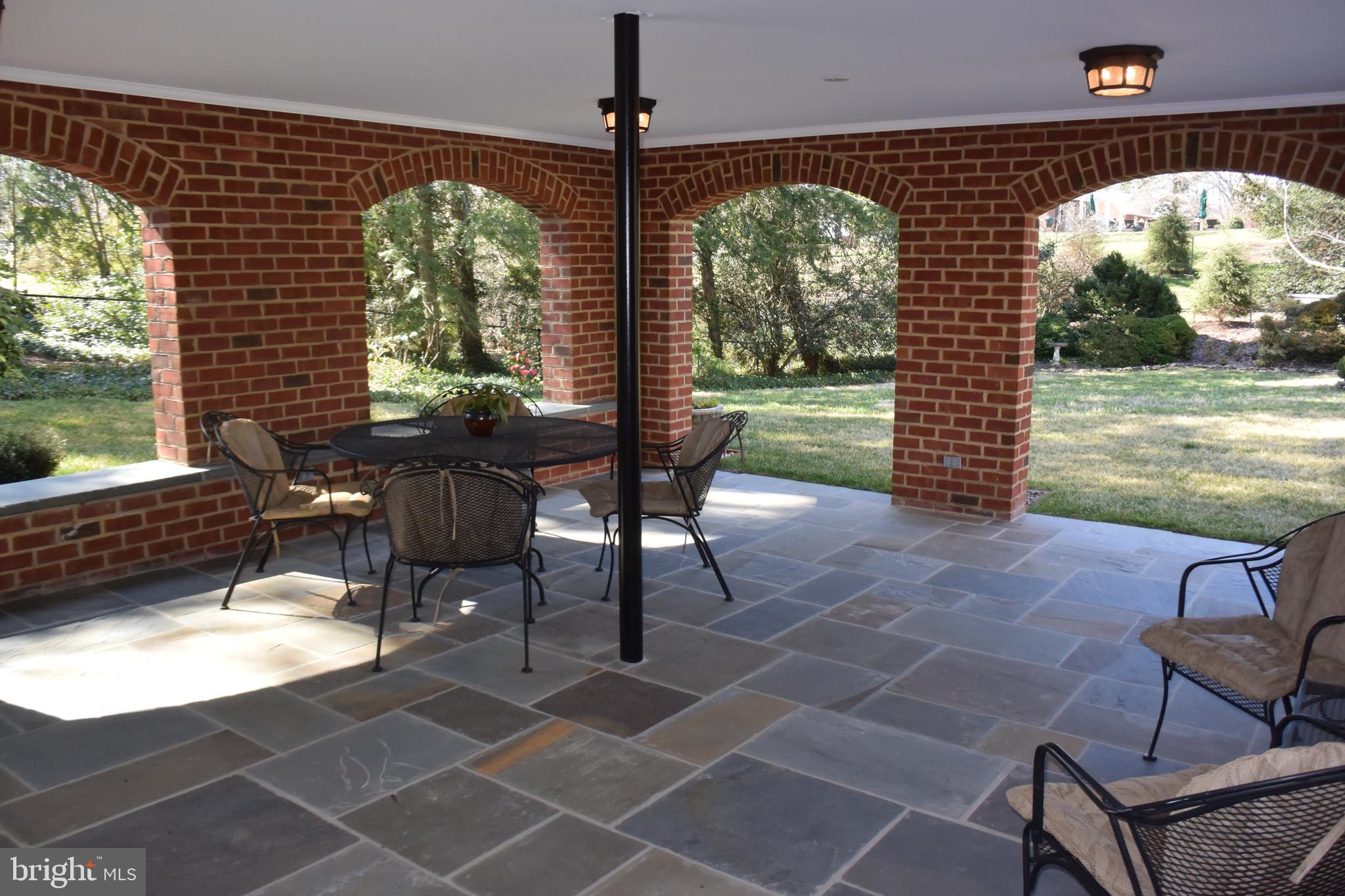 510 West Braddock Road Alexandria, VA 22302 - Photo 41 of 56 Loggia