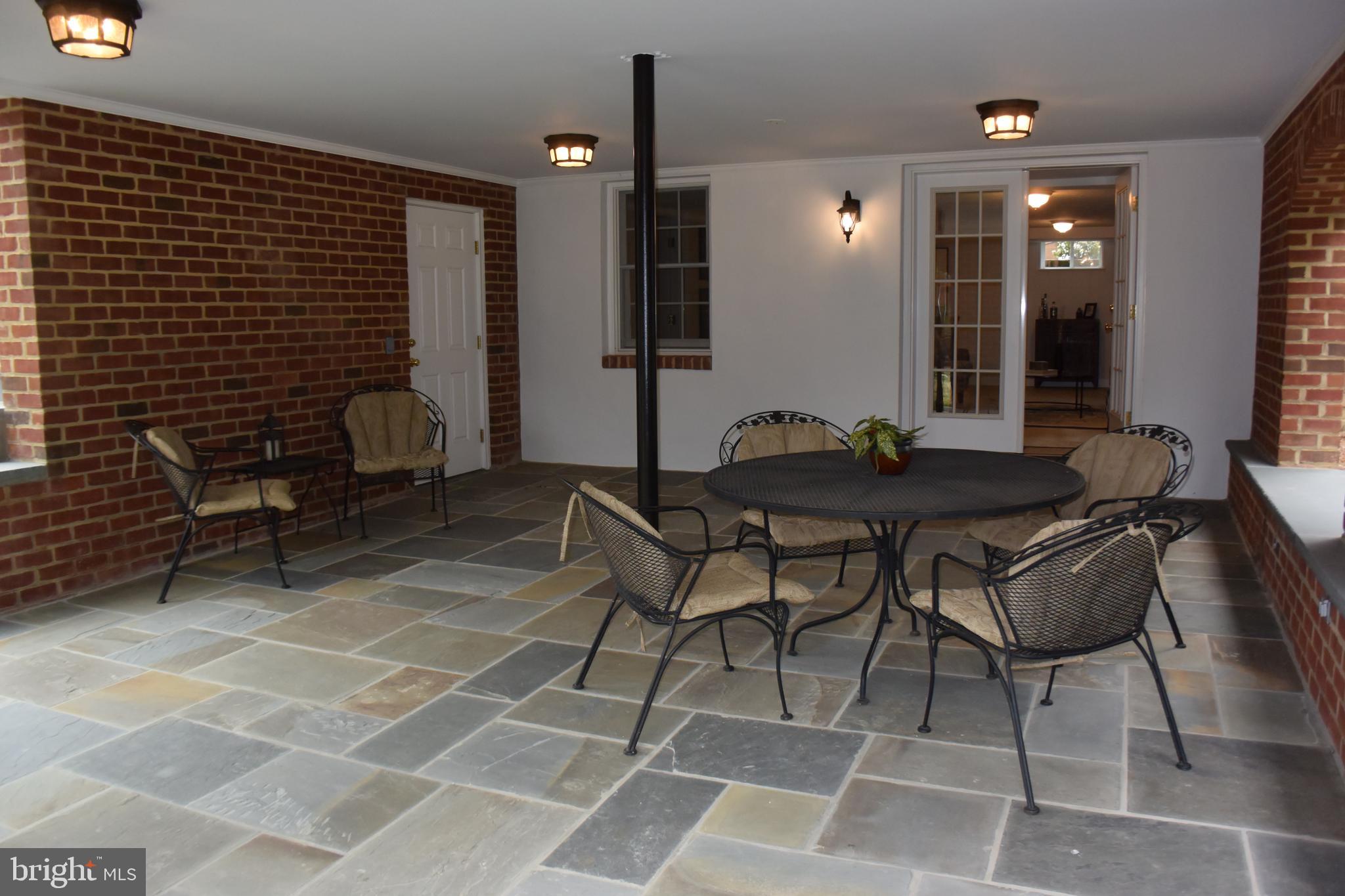510 West Braddock Road Alexandria, VA 22302 - Photo 43 of 56 Loggia