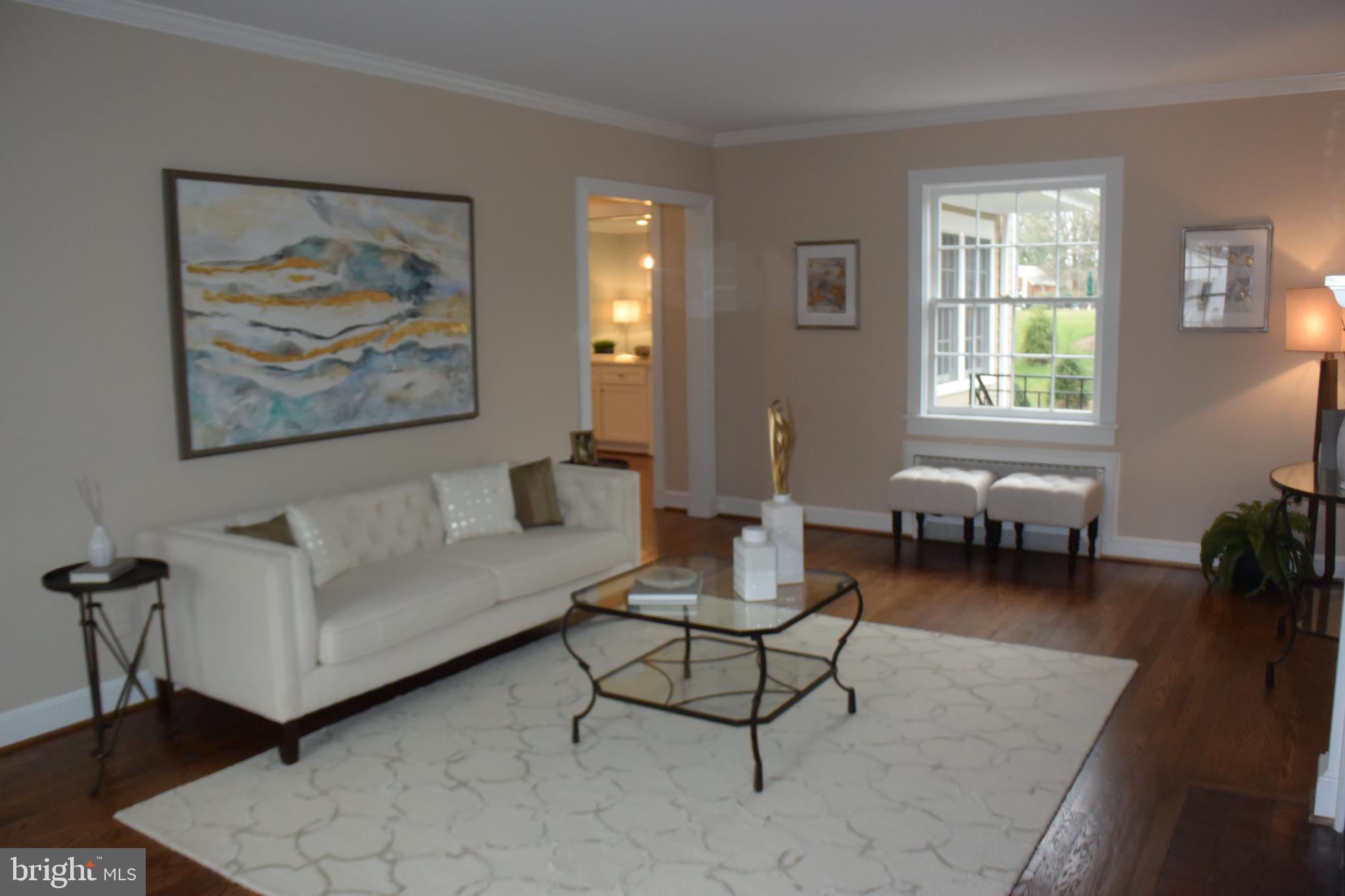 510 West Braddock Road Alexandria, VA 22302 - Photo 6 of 56 Living Room