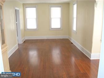 112 Lippincott Avenue Riverside, NJ 08075 - Photo 3 of 6 Living Room