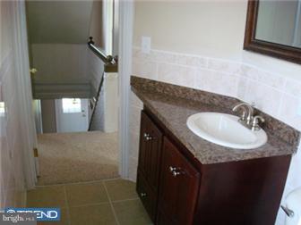 112 Lippincott Avenue Riverside, NJ 08075 - Photo 5 of 6 Bathroom