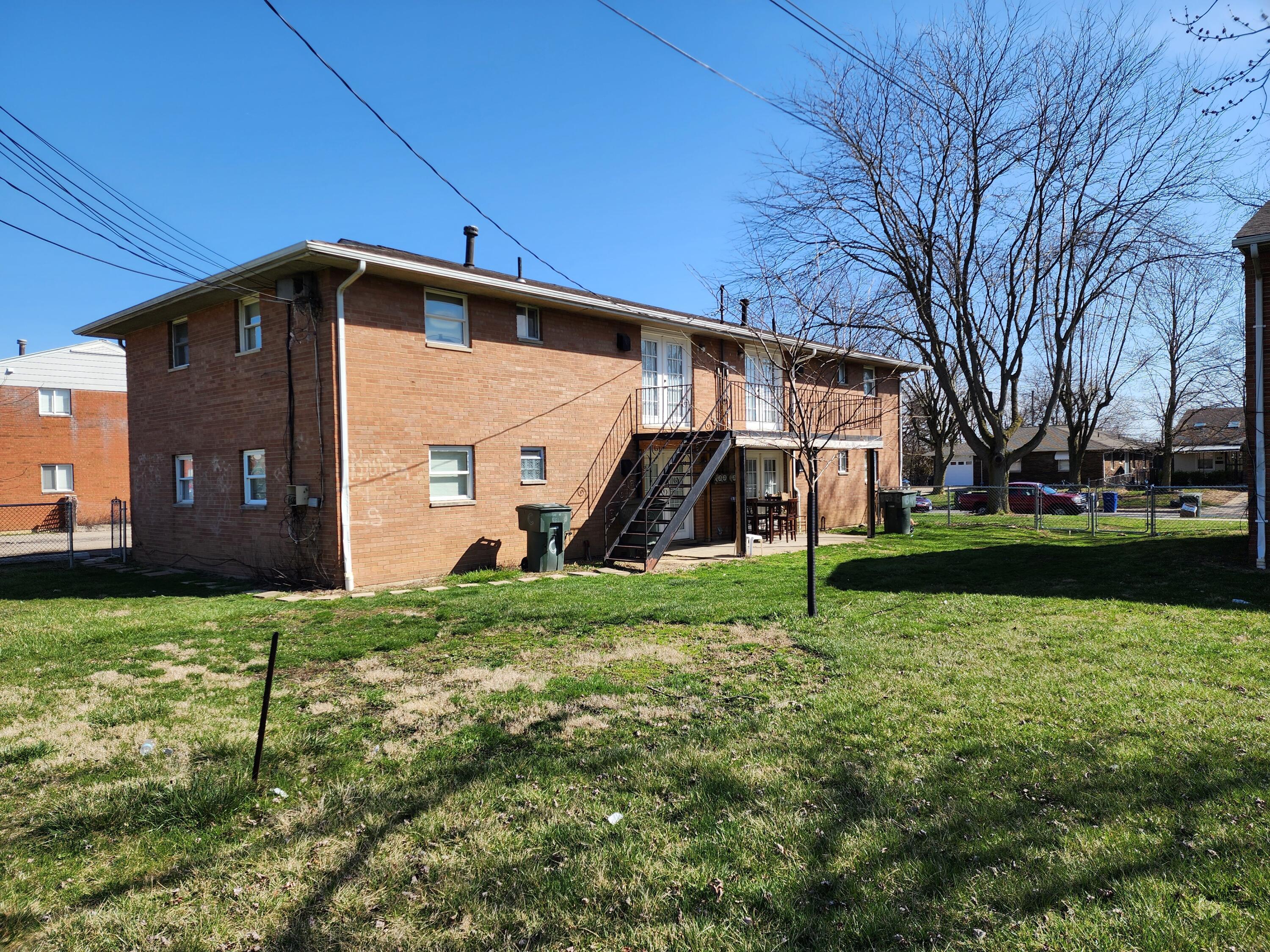 861 Kingsford Road Columbus, OH 43204 - Photo 4 of 57 4