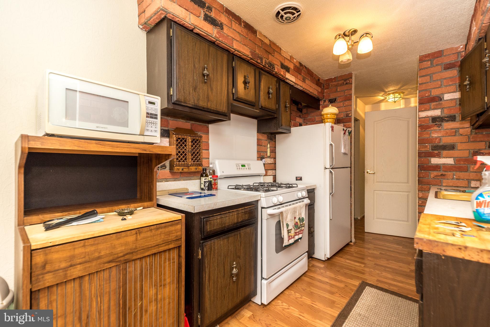 10874 Knights Road Philadelphia, PA 19154 - Photo 5 of 30 Overview of Kitchen