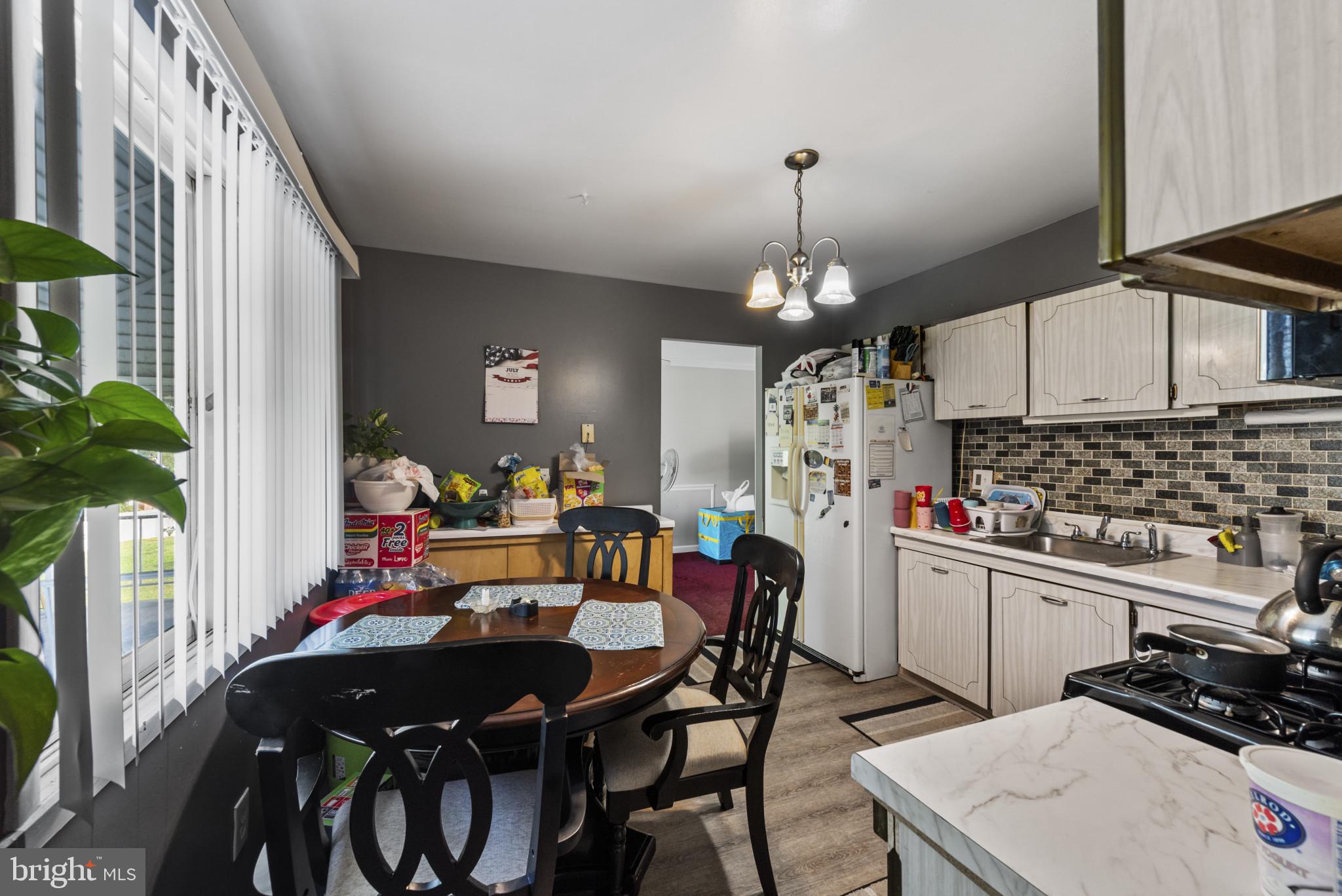 2308 Hamiltowne Circle Rosedale, MD 21237 - Photo 7 of 30 Eat in Kitchen