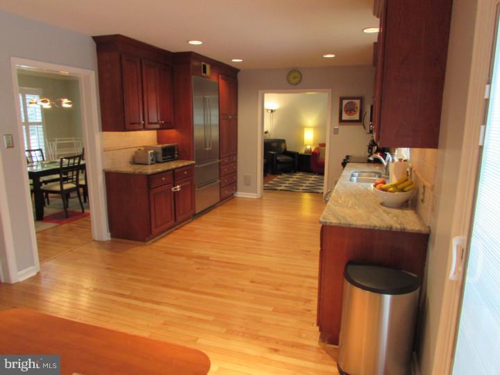 691 Twinbridge Drive Wayne, PA 19087 - Photo 3 of 25 Kitchen