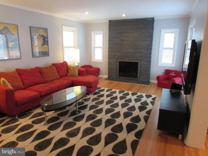 691 Twinbridge Drive Wayne, PA 19087 - Photo 5 of 25 Family Room