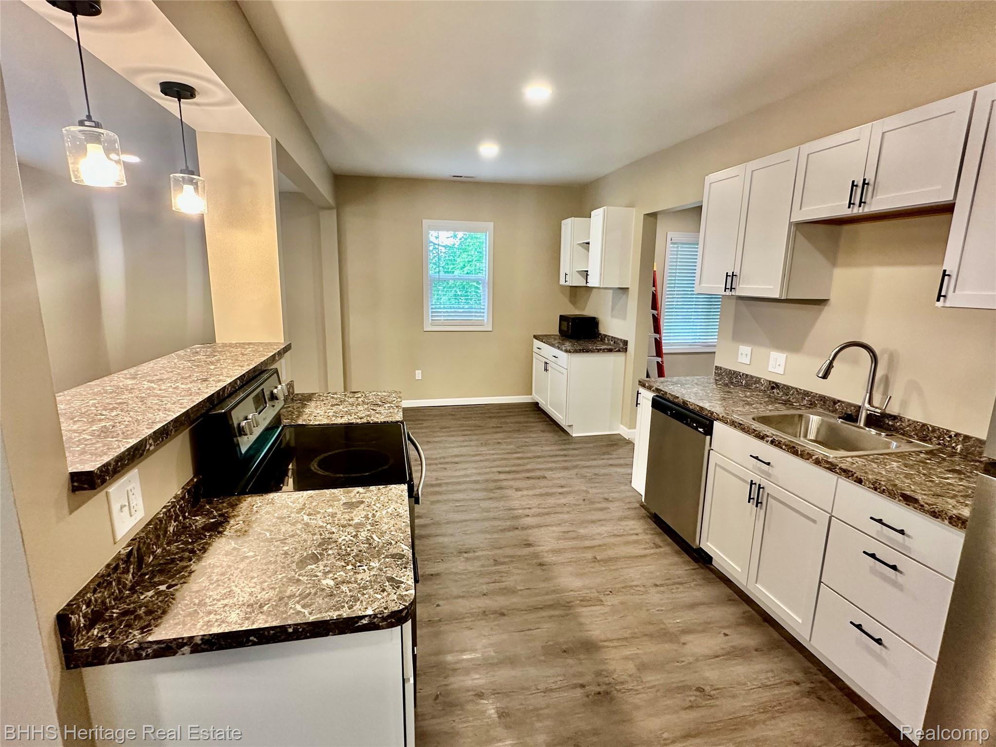 5435 Byron Road Howell, MI 48855 - Photo 4 of 30 kitchen