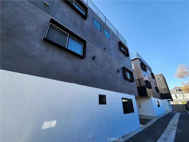 a view of an outdoor space