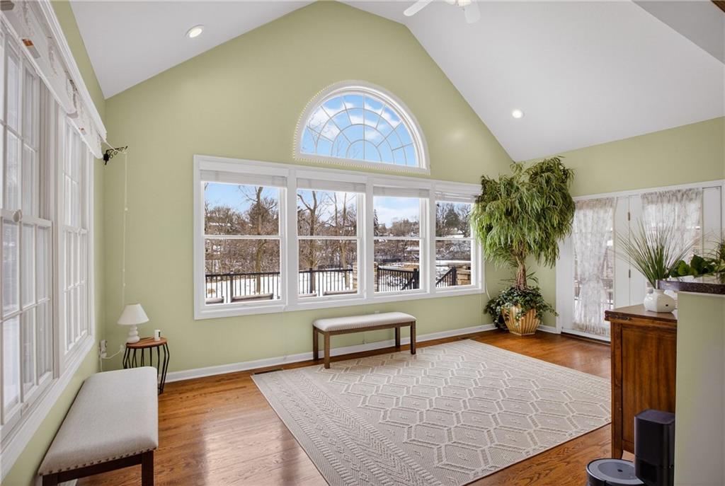 1327 Carnahan Road Pittsburgh, PA 15220 - Photo 19 of 50
