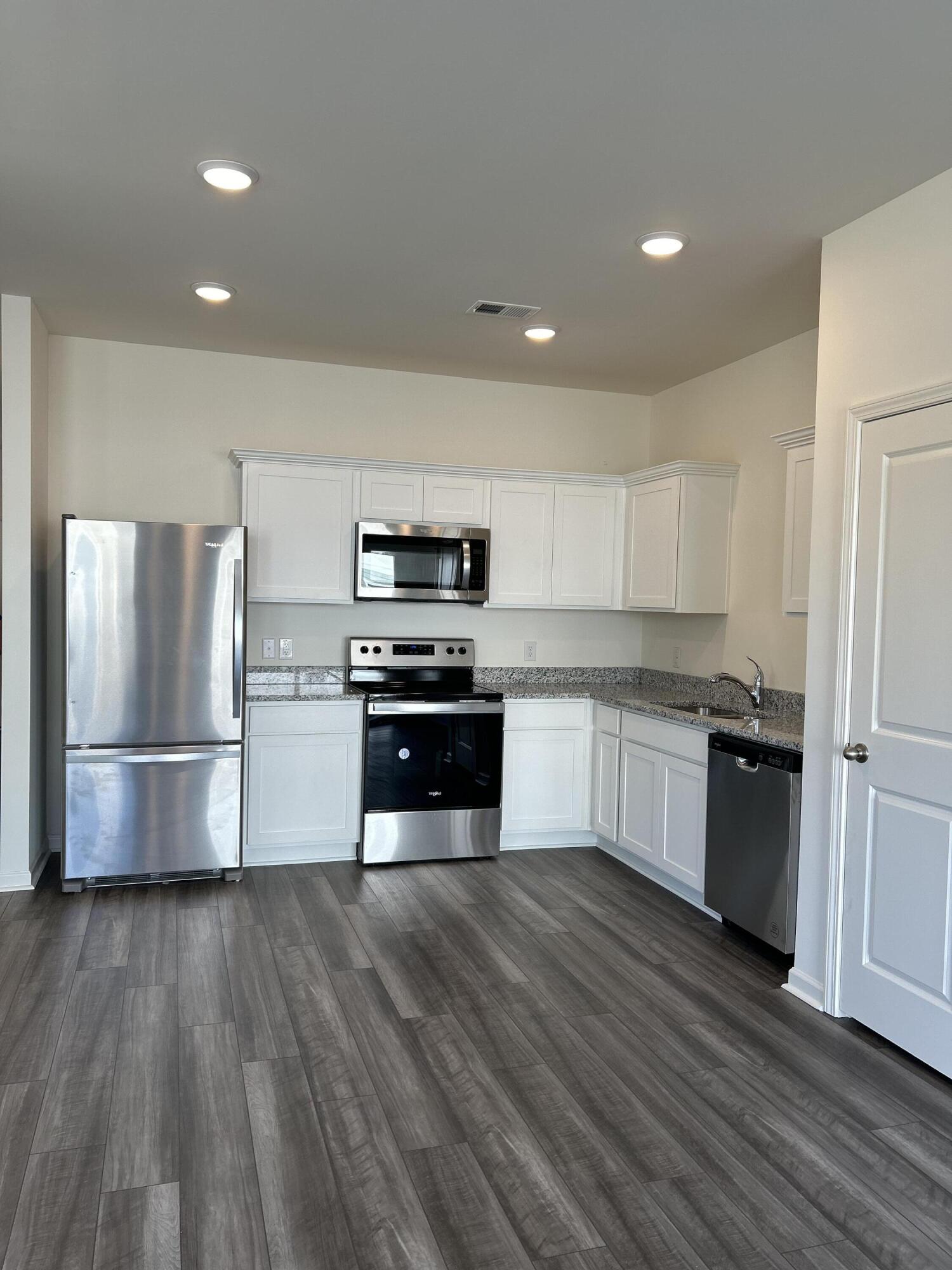 507 Scarlett Maple Street Summerville, SC 29486 - Photo 4 of 13 20240128_175447960_iOS