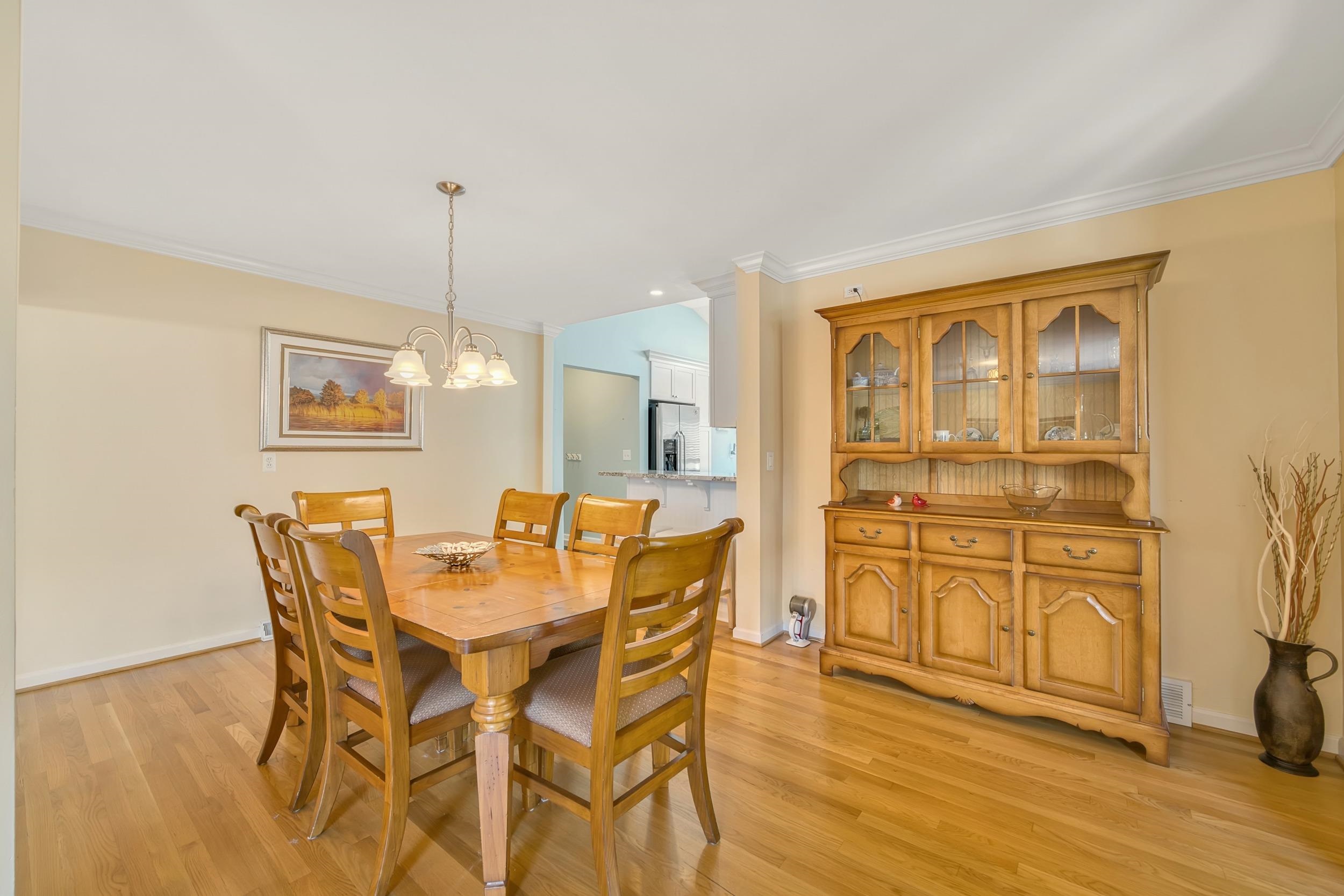 1038 Hawthorne Road Grosse Pointe, MI 48236 - Photo 18 of 61 50180839-d363316f-0be6-4cf2-9228-3dcc642a94f9.JPG