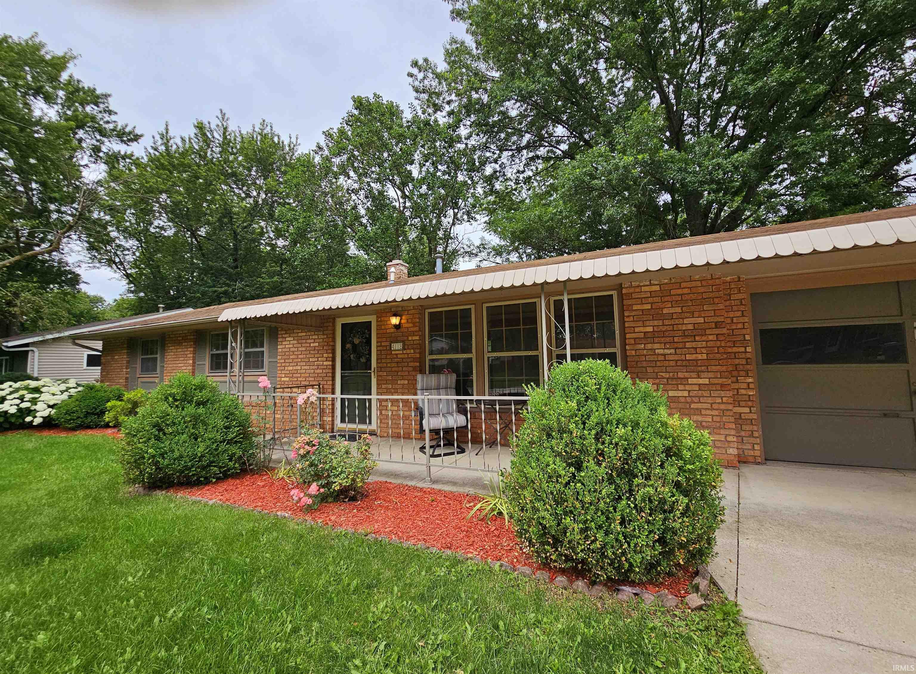 4118 Oakleaf Drive Fort Wayne, IN 46815 - Photo 2 of 19