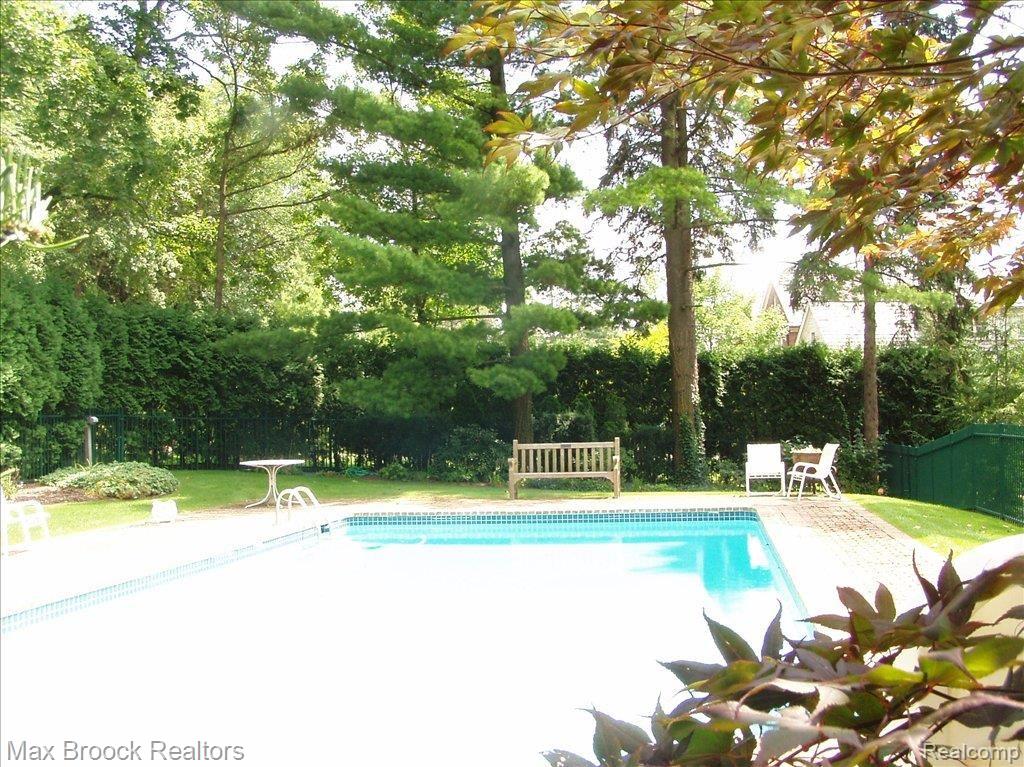 1099 Orchard Ridge Road Bloomfield Hills, MI 48304 - Photo 15 of 25 Gorgeous Backyard Escape