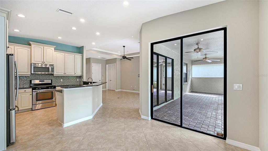 7702 Rio Bella Place Bradenton, FL 34201 - Photo 15 of 79