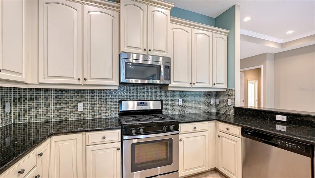 7702 Rio Bella Place Bradenton, FL 34201 - Photo 16 of 79