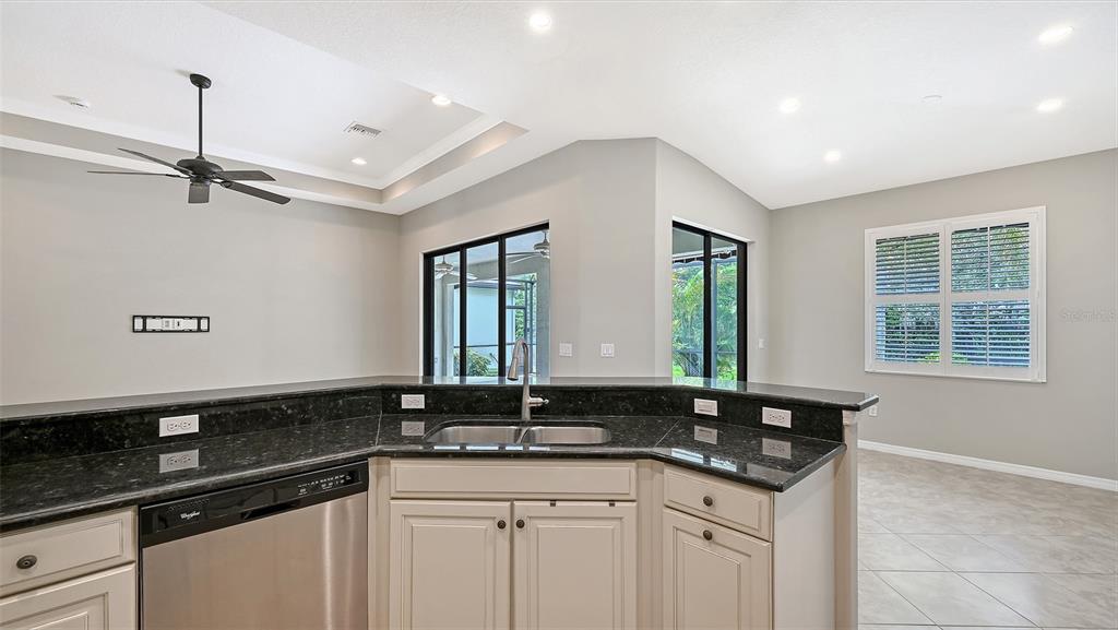 7702 Rio Bella Place Bradenton, FL 34201 - Photo 19 of 79