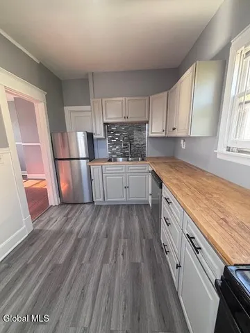 $1,200 | 9 Kent Street, Unit 3, Albany, NY 12206