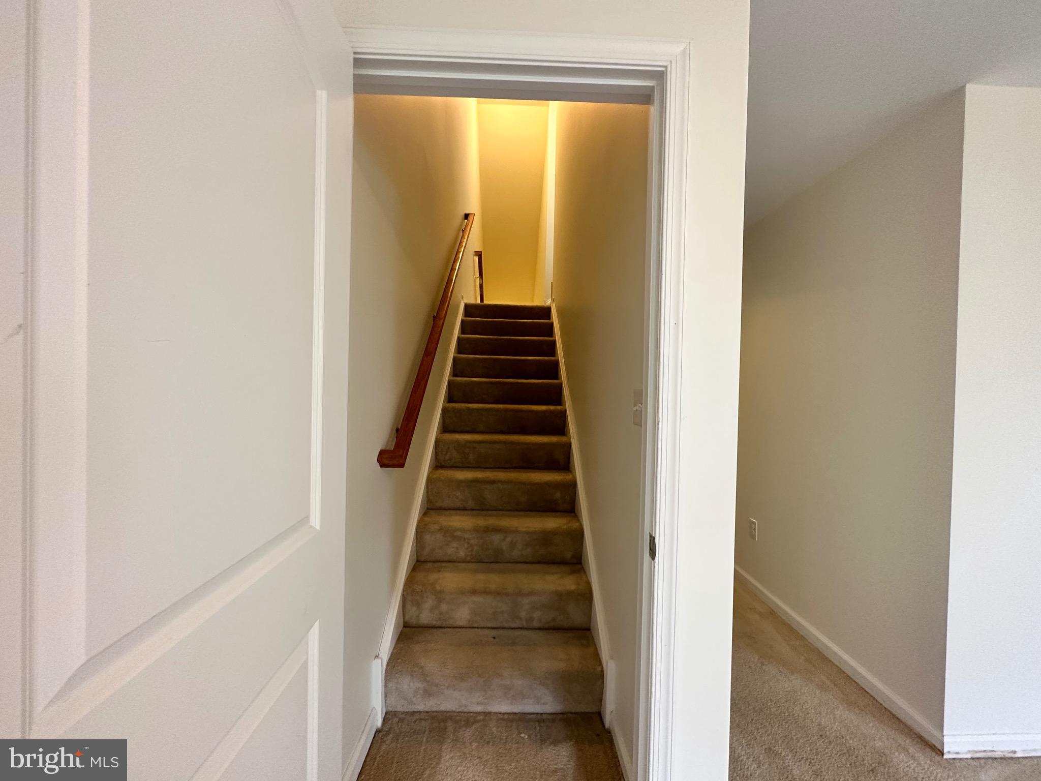 23 Munro Road Newark, DE 19711 - Photo 3 of 29 Stairs