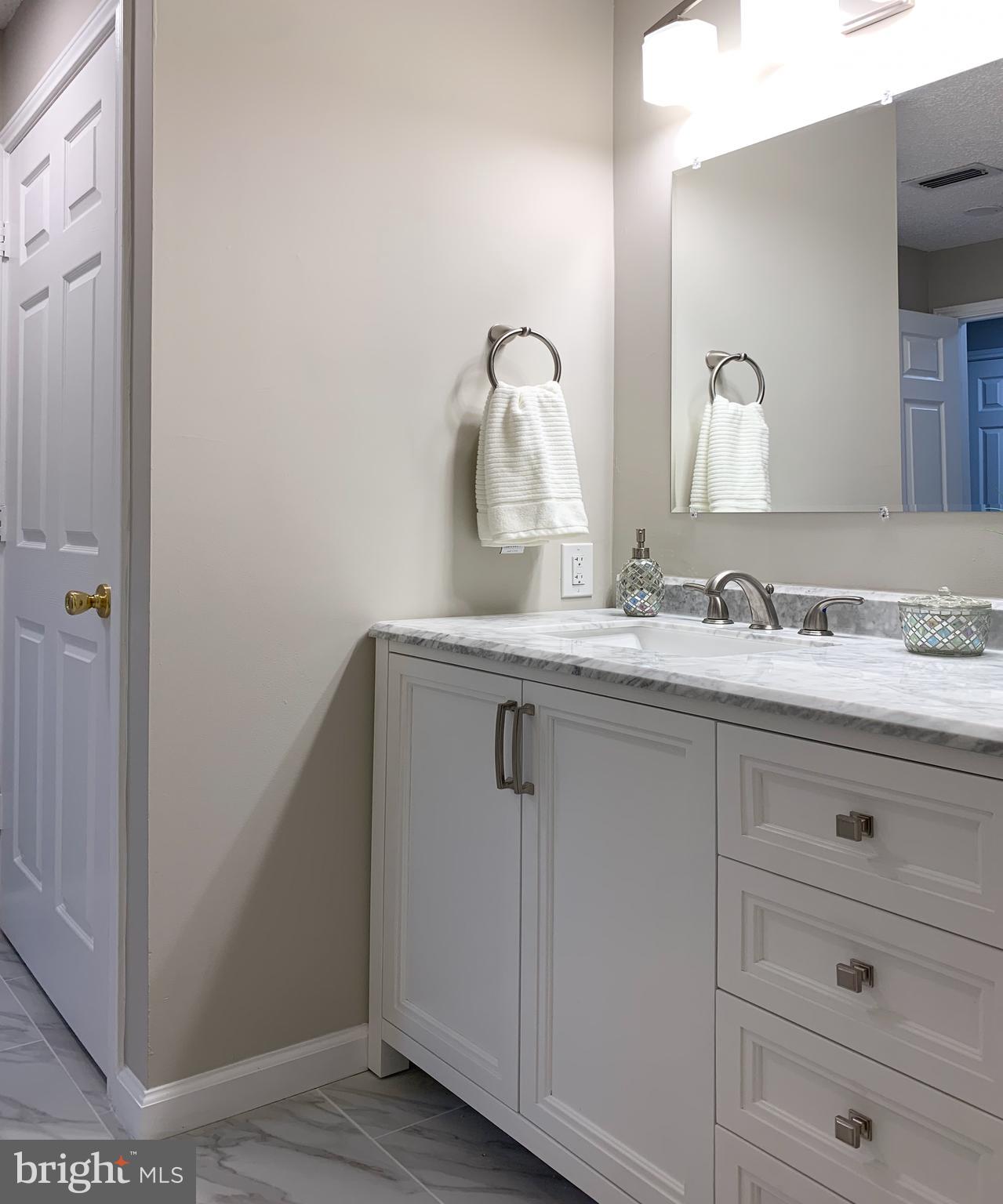 21013 Timber Ridge Terrace, Unit 303 Ashburn, VA 20147 - Photo 22 of 37 Gallery Image 22