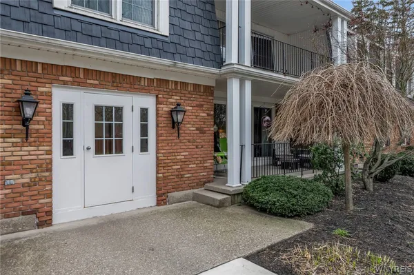 $299,900 | 60 Hamlin Square, Unit 4, Amherst, NY 14221