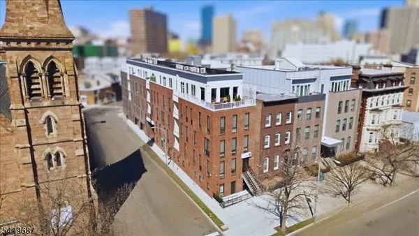 $550,000 | 21 Lincoln Park, Unit LL2, Newark, NJ 07102