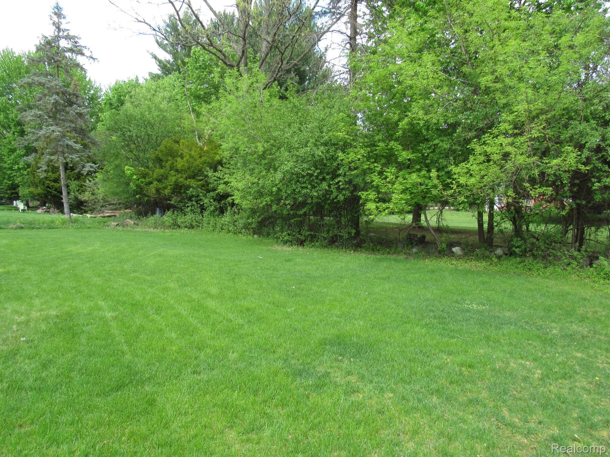 802 Bridgestone Drive Rochester, MI 48309 - Photo 6 of 37 802 BRIDGESTONE ROCHESTER HILLS (8).JPG
