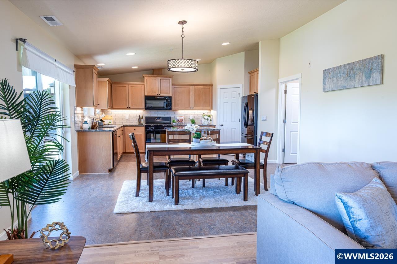 2501 Southwest Wolverine Drive Corvallis, OR 97333 - Photo 9 of 38