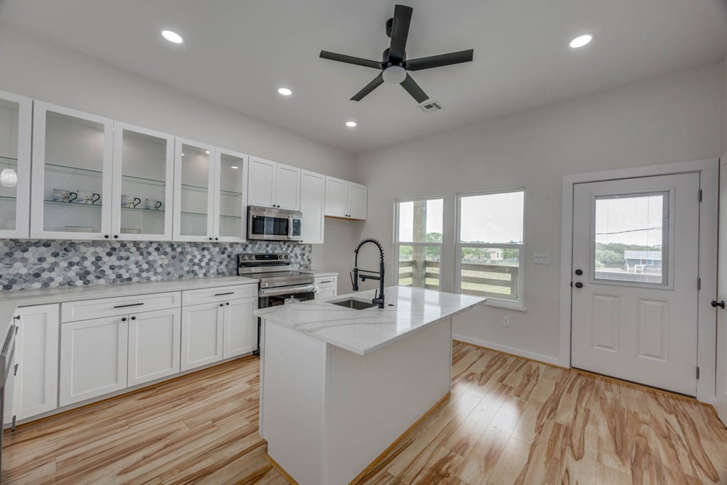 13 Bayview Loop Rockport, TX 78382 - Photo 10 of 26