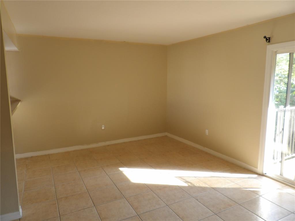 282 Scottsdale Square, Unit 282 Winter Park, FL 32792 - Photo 3 of 10 a view of a small space