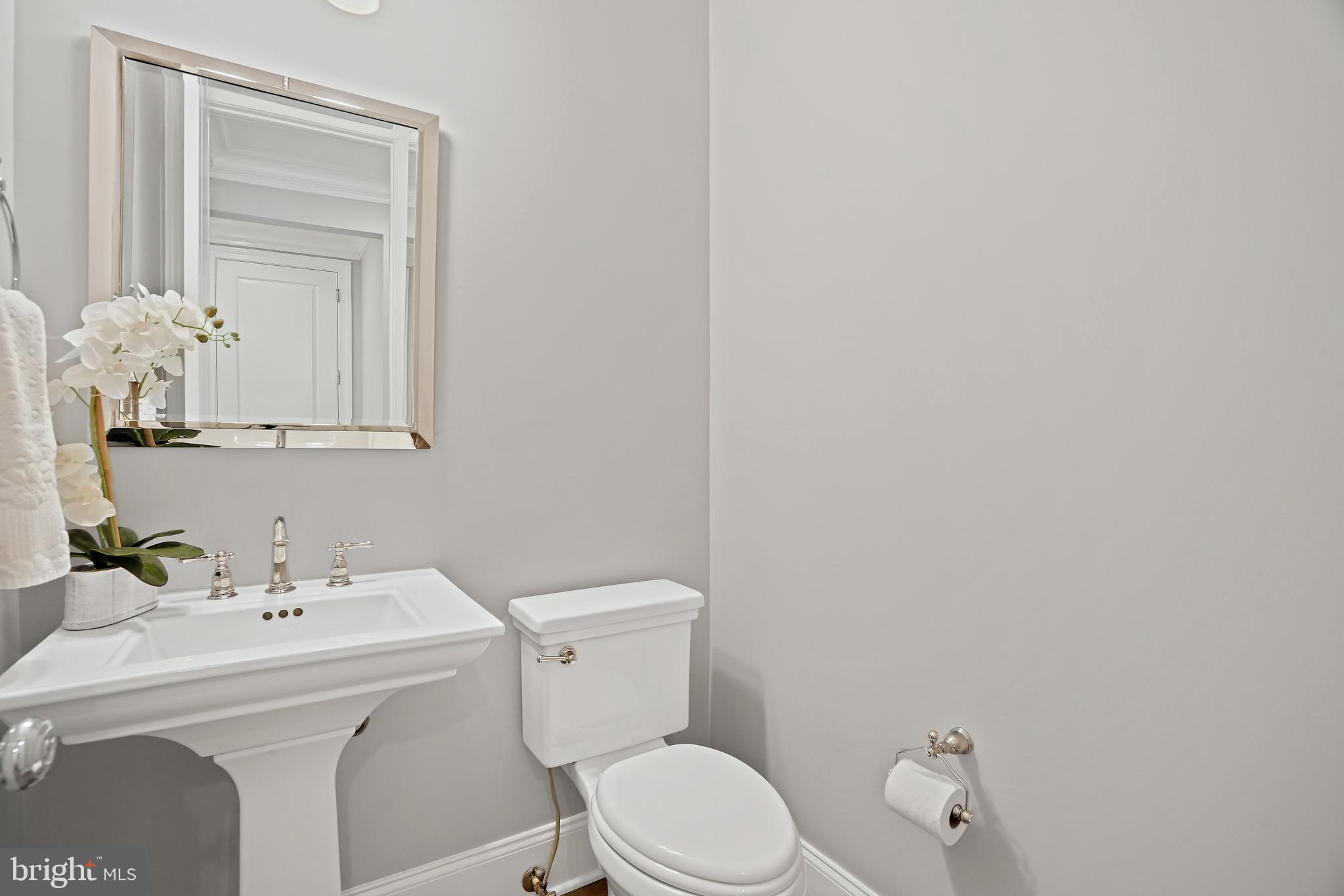 5510 Northfield Road Bethesda, MD 20817 - Photo 31 of 125 Powder Room