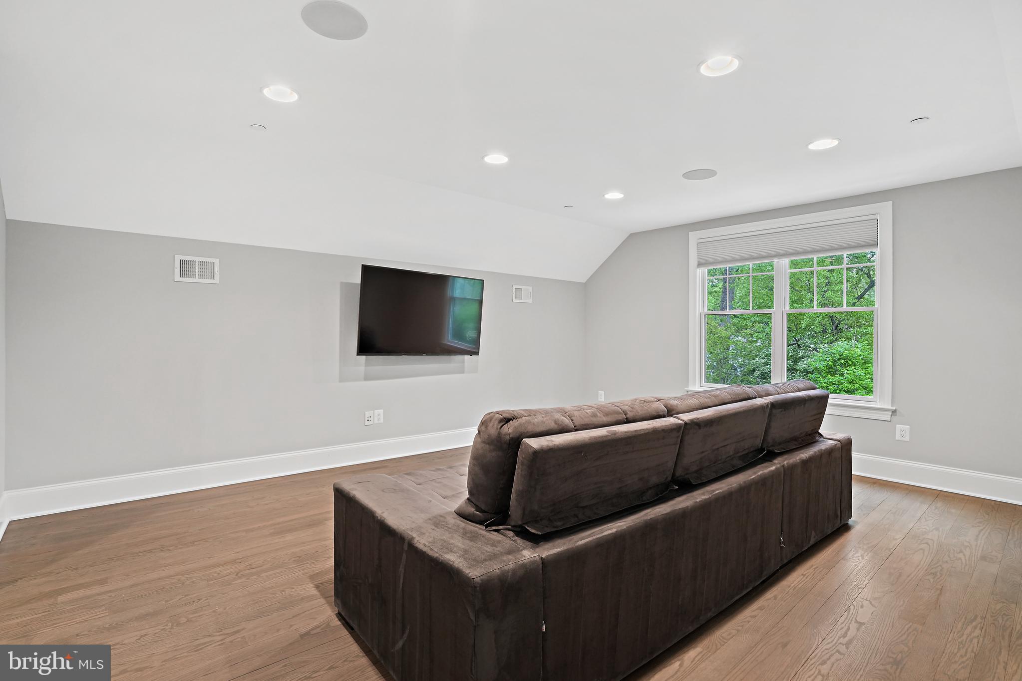 5510 Northfield Road Bethesda, MD 20817 - Photo 68 of 125 Loft Family Recreation Area
