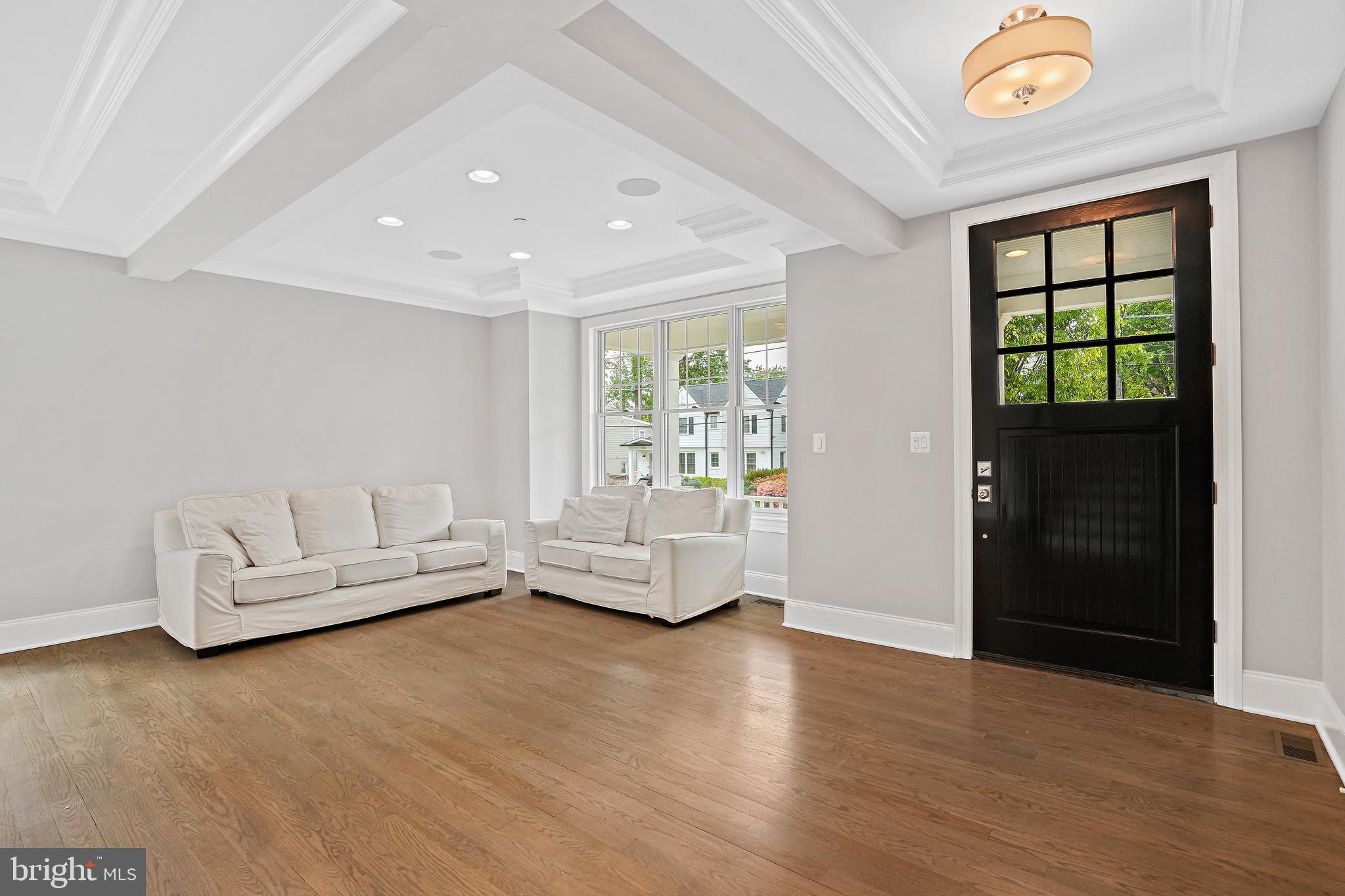 5510 Northfield Road Bethesda, MD 20817 - Photo 10 of 125 Living