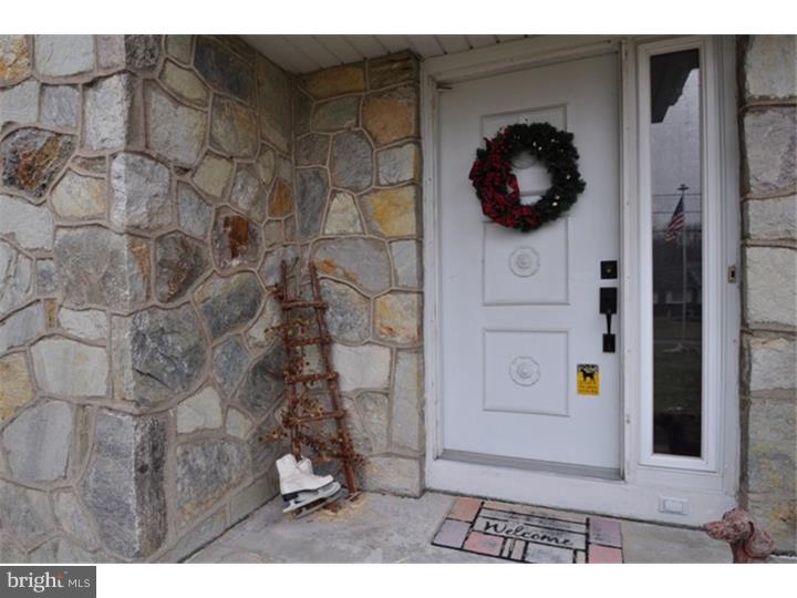 525 O. W Road Bangor, PA 18013 - Photo 3 of 24 Gallery Image 3