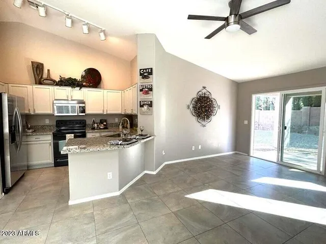 $1,825 | 15247 West Elm Circle, Surprise, AZ 85374