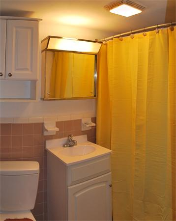 127 Round Hill Road, Unit 127 Northampton, MA 01060 - Photo 11 of 11 Gallery Image 11